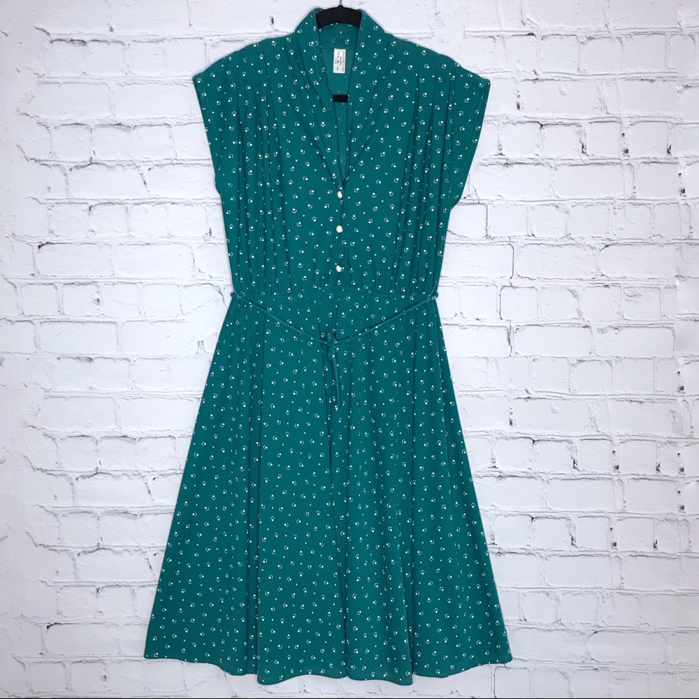 Vintage 70’s Teal Geometric Print Shirt Dress Cap